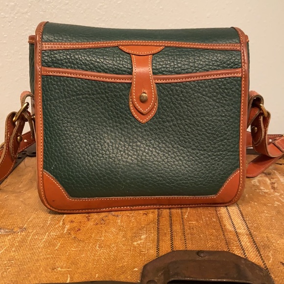 Vintage Dooney & Bourke All-Weather Leather R94 Small Surrey Camera Bag - Picture 2 of 15